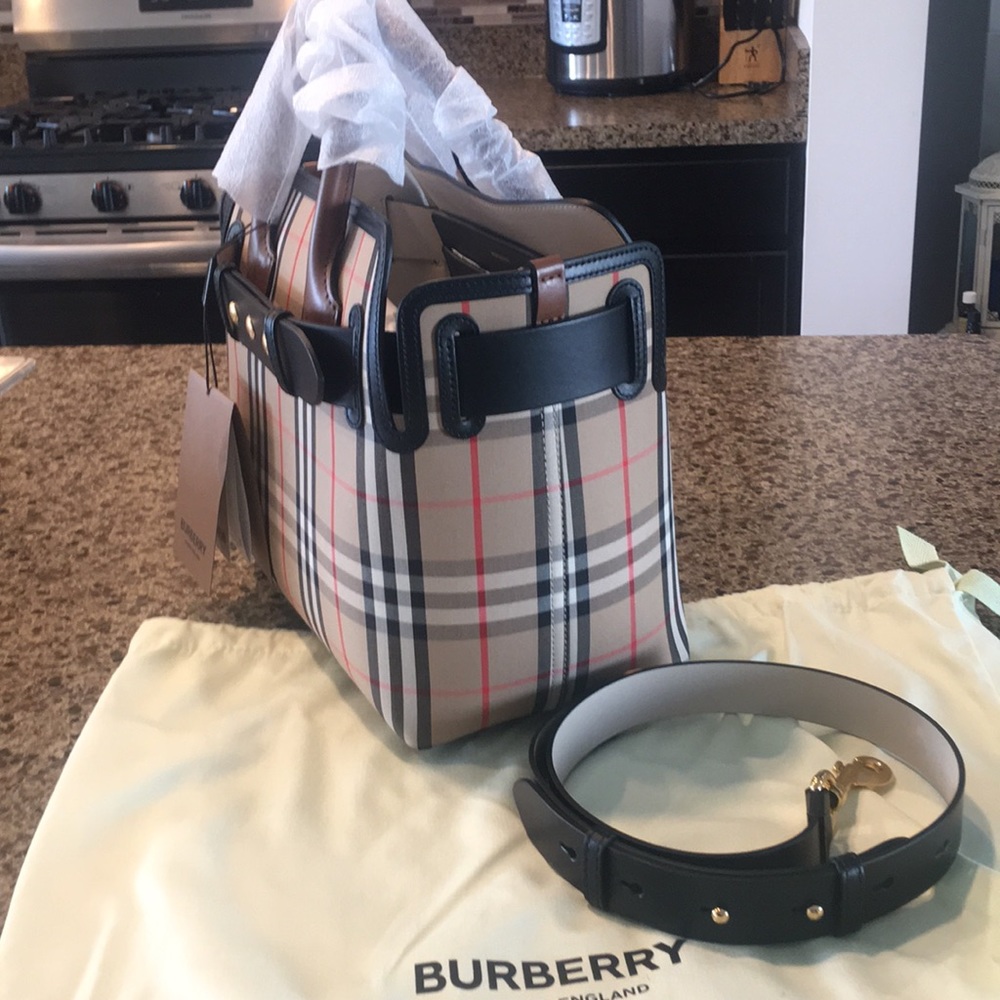 Sold out NWT Burberry Signature Print   Belt Bag - Picture 8 of 8
